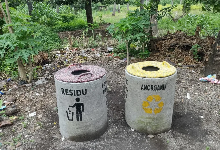 Community bins_jl. Bangsal